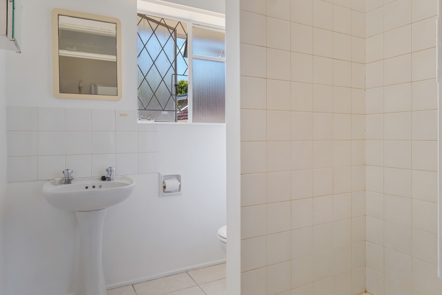 3 Bedroom Property for Sale in Leisure Isle Western Cape